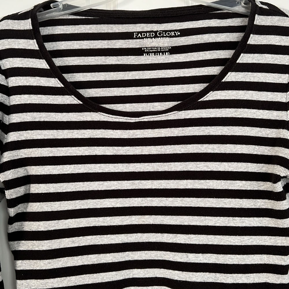 Faded Glory Women’s Ribbed Black and Gray Top Sz XL (16-18) - Picture 4 of 6